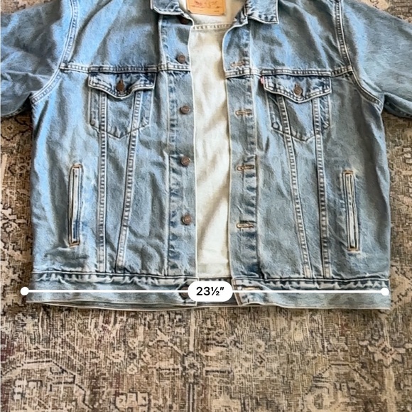 Vintage oversized Levi’s denim jacket - Picture 6 of 6